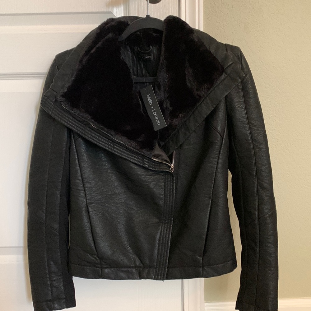 New with tag,Super cute bomber jacket. Very stylish